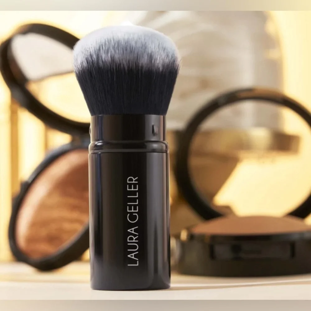 NEW - Laura Geller Retractable Airbrush Kabuki Brush